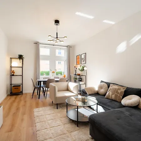 King Bed 2x2m With Oled Tv Lift 10 Min To Center * Dresden