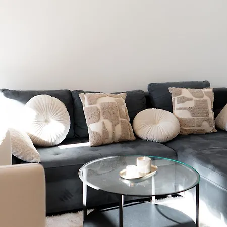 King Bed 2x2m With Oled Tv Lift 10 Min To Center Appartement *