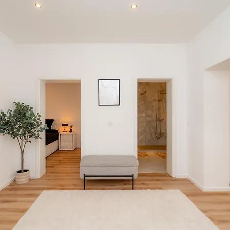 King Bed 2x2m With Oled Tv Lift 10 Min To Center Appartement