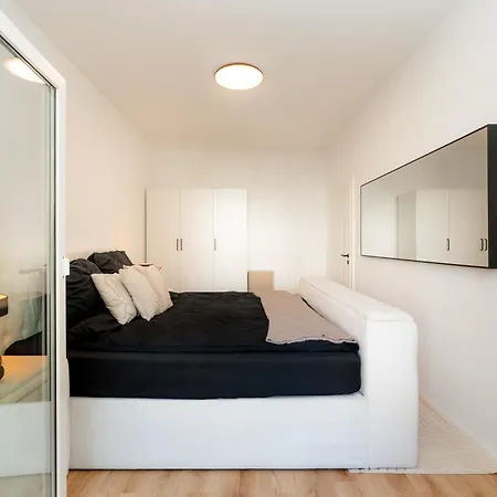Appartement King Bed 2x2m With Oled Tv Lift 10 Min To Center *